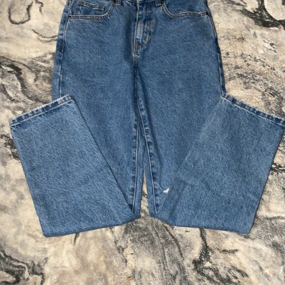 NWT DISTRESSED JEANS - Picture 6 of 7